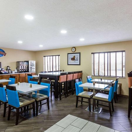 Baymont By Wyndham Louisville South I 65 Brooks Exterior photo