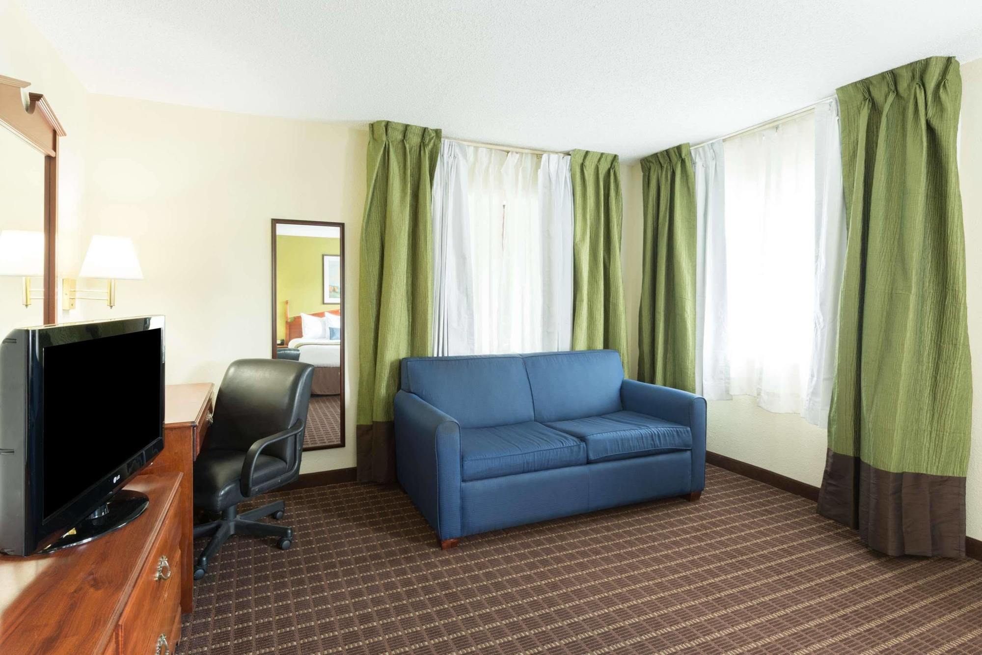 Baymont By Wyndham Louisville South I 65 Brooks Exterior photo